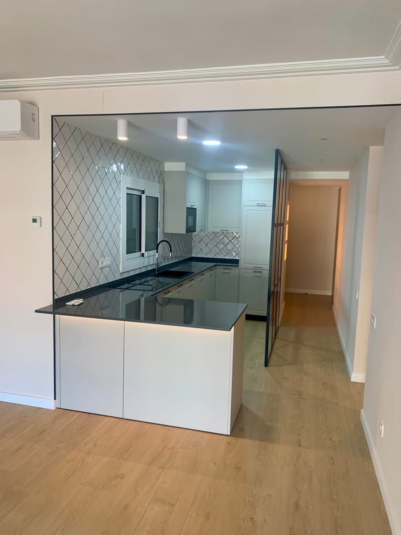 Piso moderno y minimalista - Image 1