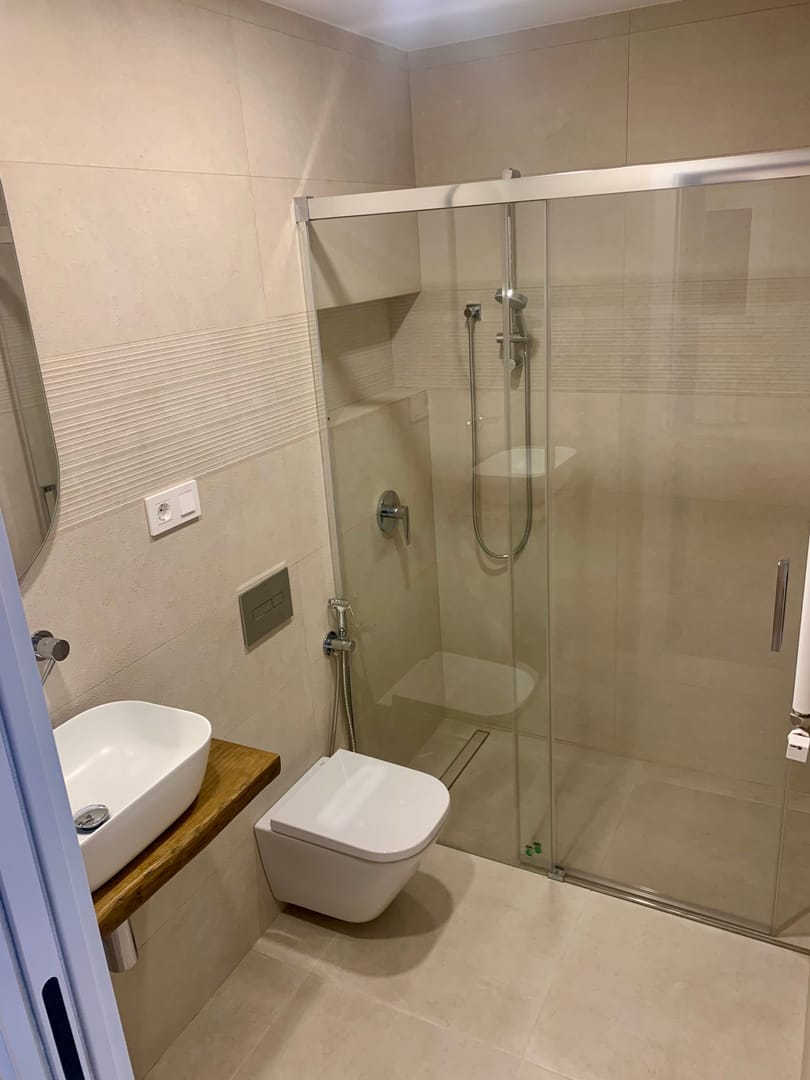 Piso moderno y minimalista - Image 4